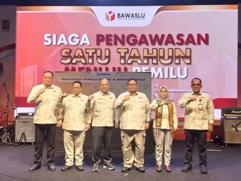 Bawaslu Launching Posko Kawal Hak Pilih Dan Deklarasi Pemilu Damai ...