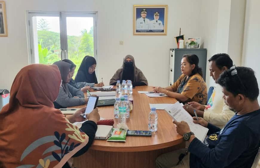 DPKD Lutim Gelar Rapat Teknis Penilaian Perpustakaan Desa