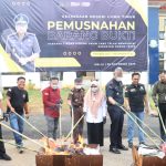 Kejari Lutim Gelar Pemusnahan Barang Bukti 37 Perkara Periode Juli–November 2025