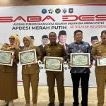 Bupati Irwan Terima Penghargaan Atas Dedikasi dalam Pembangunan KDMP