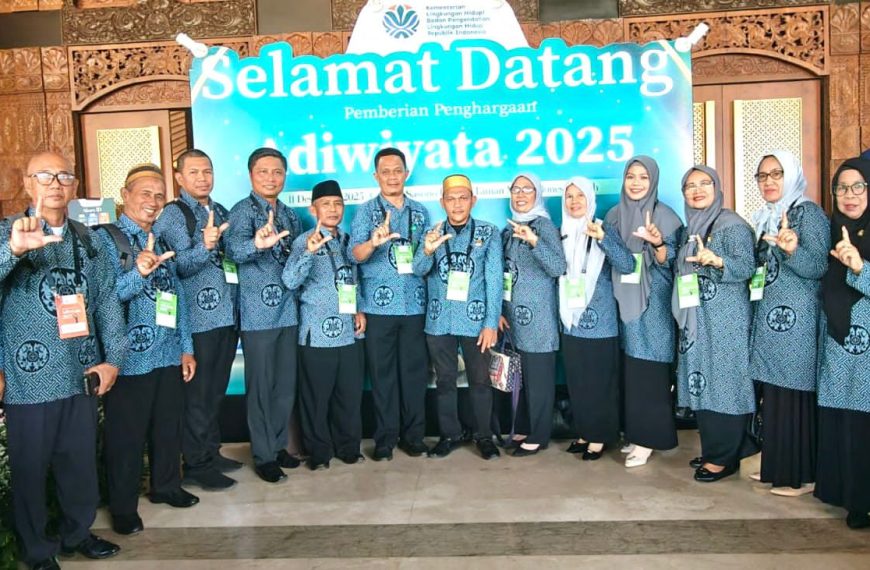 12 Sekolah di Luwu Timur Raih Penghargaan Adiwiyata Nasional 2025