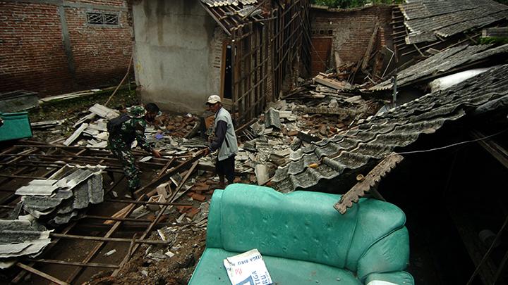 tanah bergerak Desa Padasari Tegal