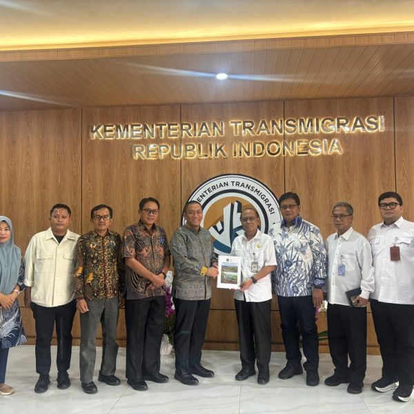 Bupati Irwan Dapat Dukungan Wamen Transmigrasi untuk Perkuat Ketahanan Pangan