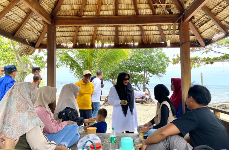 Wisatawan Melonjak Pada Libur Lebaran, Wabup Puspawati Ajak Jaga Keselamatan