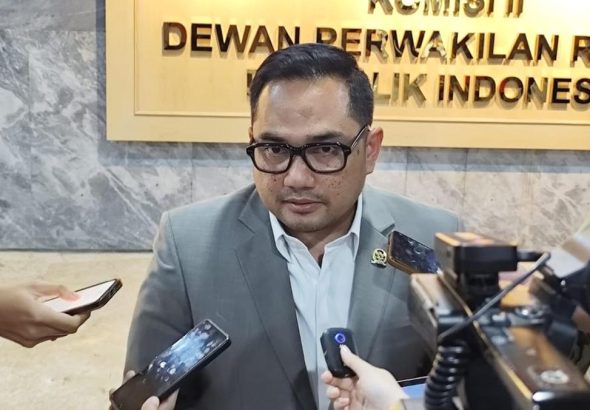 Rifqinizamy Karsayuda usul efisiensi program pemerintah respons geopolitik AS Israel Iran