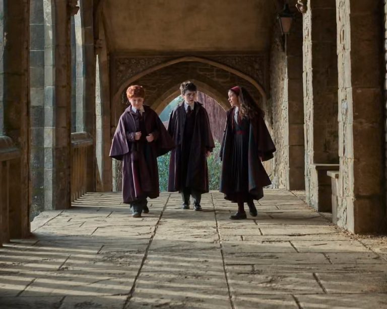 Teaser Serial Harry Potter Philosopher's Stone tampilan Hogwarts