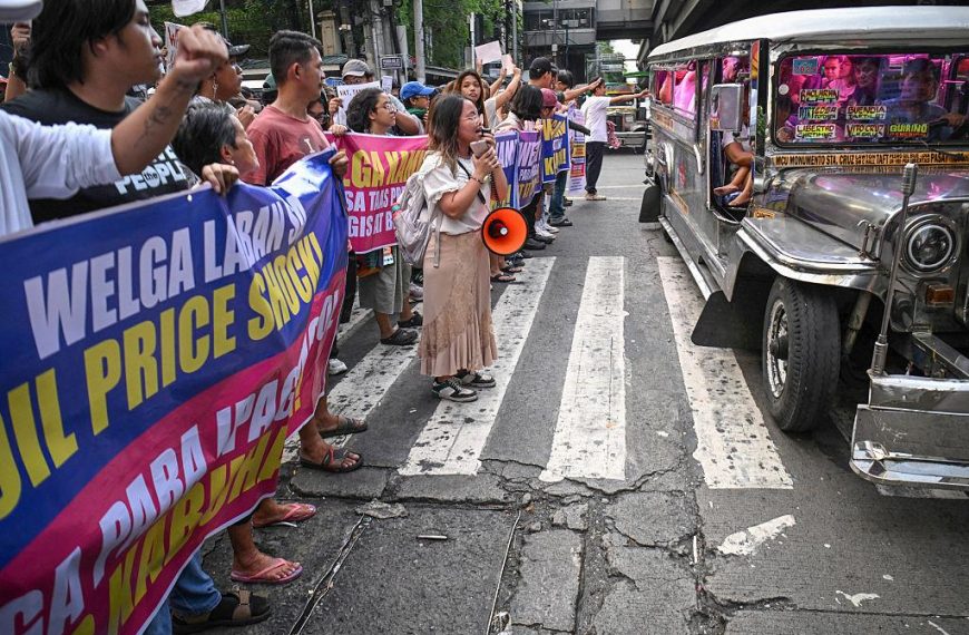 Filipina Darurat Energi: Sopir Angkot Mogok Kerja Imbas Kenaikan Harga BBM