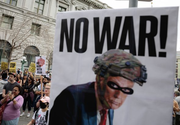 Warga New York Gelar Aksi Unjuk Rasa Kecam Serangan AS terhadap Iran