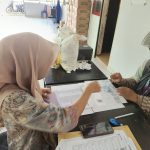Pemdes Matompi Salurkan Bantuan Pangan Beras dan Minyak Goreng kepada 212 KPM, Upaya Tekan Kemiskinan Ekstrem