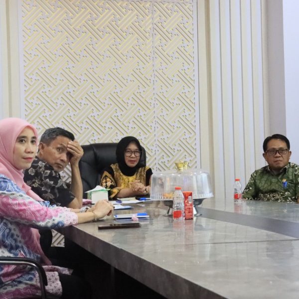 Kepemimpinan dan Amanah Rakyat, Wabup Lutim Ikuti Talkshow Nasional Via Zoom