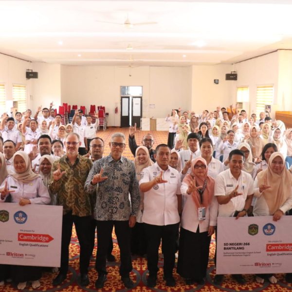 Bupati Irwan Siapkan Guru Bahasa Inggris Go International Mengikuti Pelatihan ToT Profesional