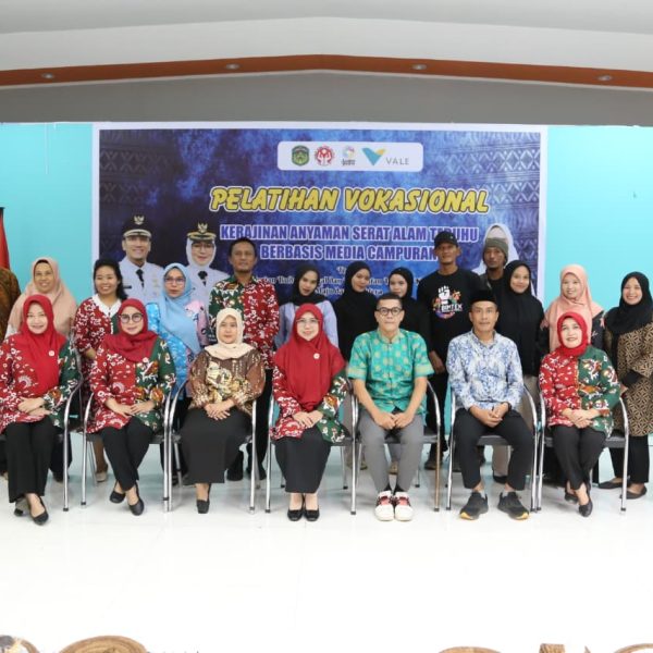 Pemkab Lutim Gelar Pelatihan Anyaman Serat Alam Teduhu, Fokus pada Inovasi Produk Kreatif
