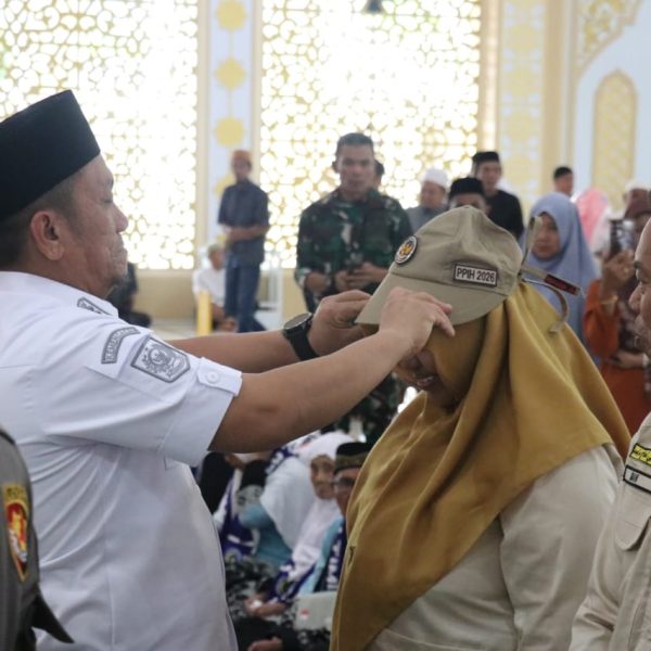 Di Lepas Bupati Irwan, 28 CJH Luwu Timur Menuju Tanah Suci ‎ ‎