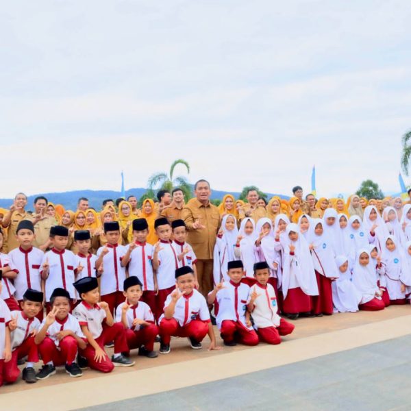 Puluhan Siswa SDIT Insan Rabbani Antusias Belajar di Kantor Bupati, Irwan Jadi Tokoh Inspirasi