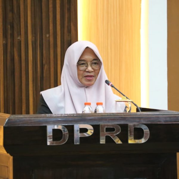 Wabup Puspawati Tegaskan Dukungan Pemda terhadap Ranperda Tenaga Kerja Lokal dan Petani