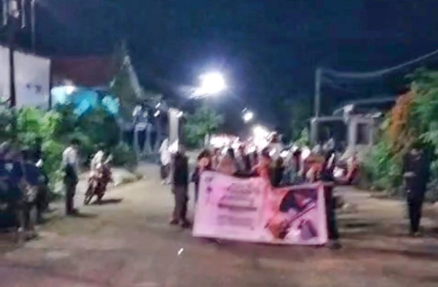Takbir Keliling Warnai Malam Idul Adha di Towuti , obor Elektrik digunakan peserta takbir